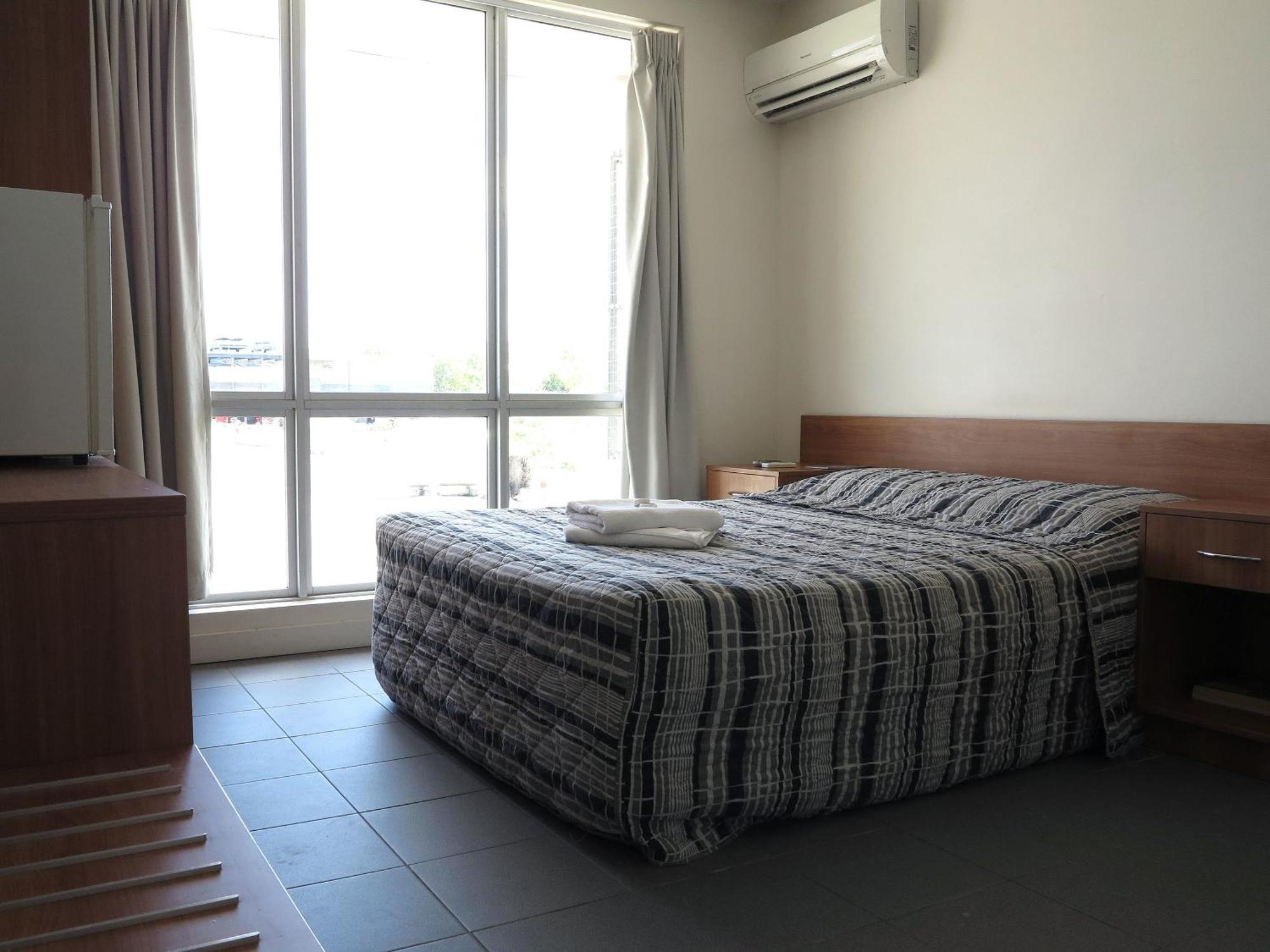 טאונסביל Upper Ross Hotel מראה חיצוני תמונה