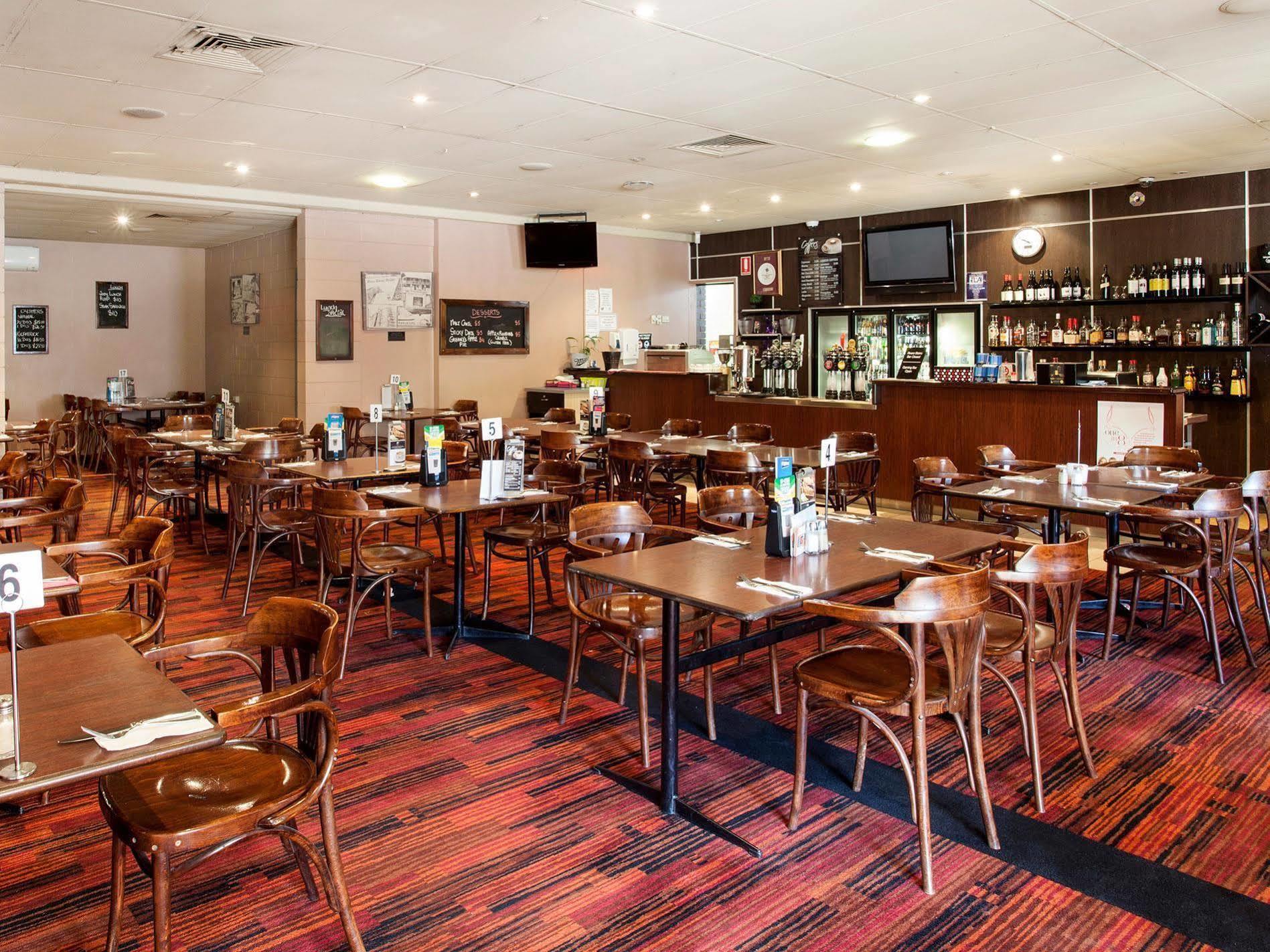 טאונסביל Upper Ross Hotel מראה חיצוני תמונה